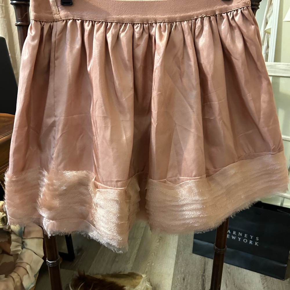 Mini skirt, fits M-L, excellent condition.